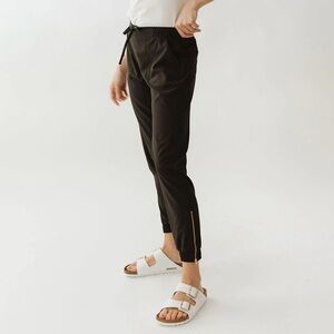 Albion Jetsetters Women’s Joggers. Size Medium Tall Black Pants